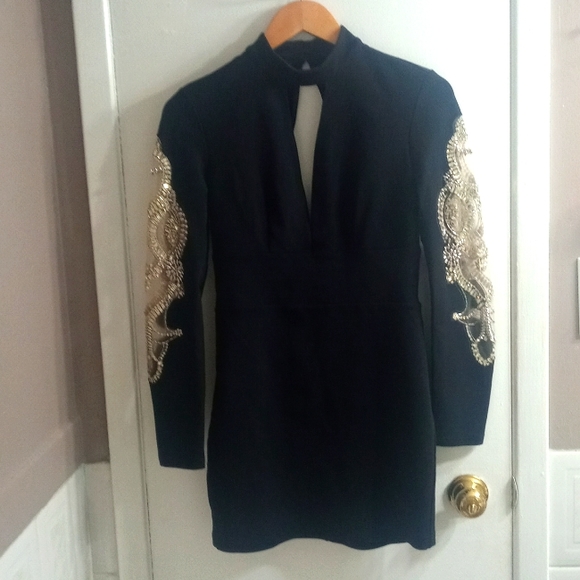 Dress - Picture 1 of 11